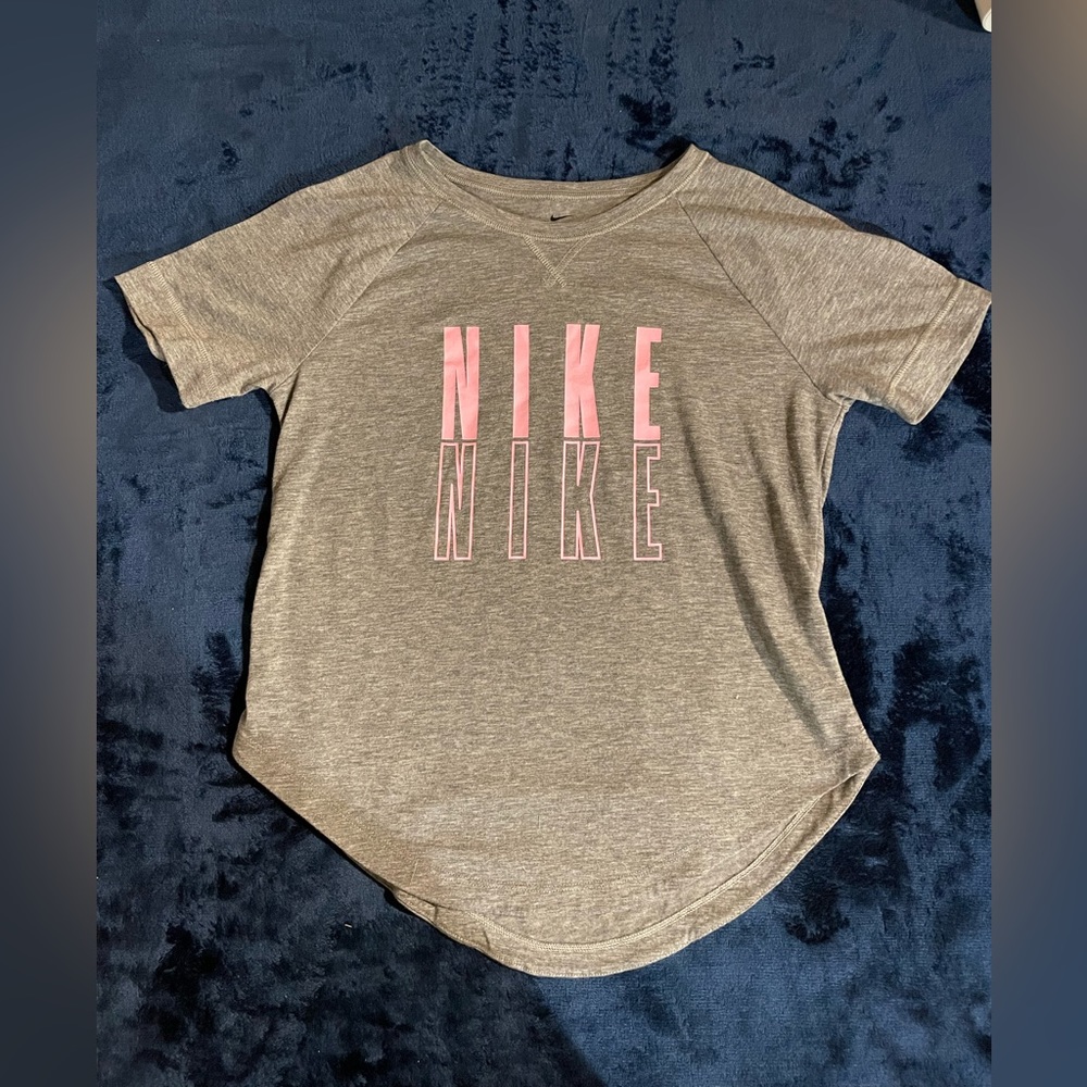 Girls Nike short sleeve dry fit